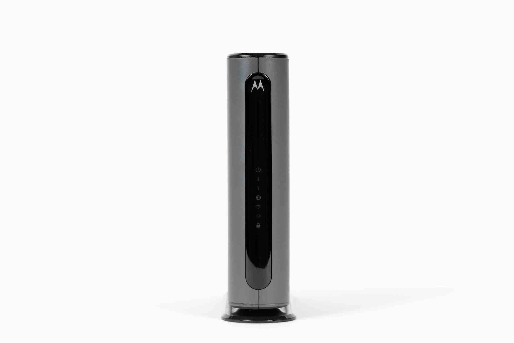 Motorola DOCSIS 3.0 Cable Modem + WiFi 5 Router, up to 560 Mbps speed | mg7550