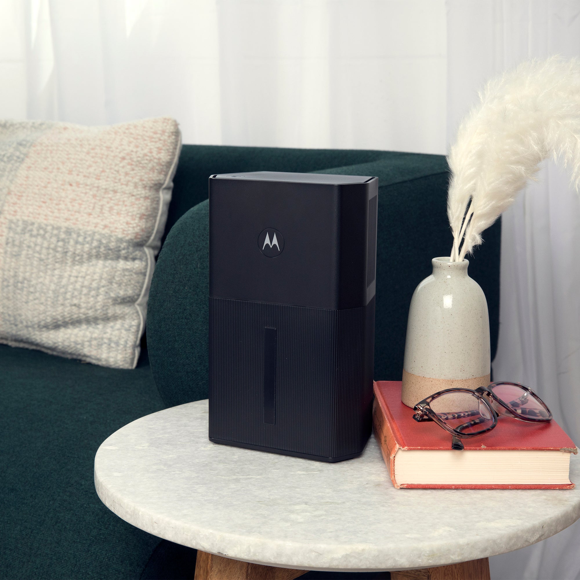 Angled view of a Motorola MT8733 on a side endtable in a living room